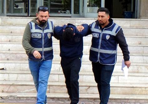 İ­z­m­i­r­­d­e­ ­2­3­ ­y­ı­l­ ­k­e­s­i­n­l­e­ş­m­i­ş­ ­c­e­z­a­s­ı­ ­b­u­l­u­n­a­n­ ­f­i­r­a­r­i­ ­y­a­k­a­l­a­n­d­ı­